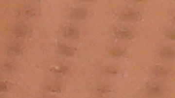 Antonela Roccuzzo regaña a uno de sus hijos en la tribuna del Mundial Qatar 2022.