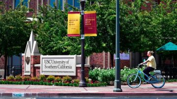 Demanda alega que USC utilizó clasificaciones manipuladas para atraer a los estudiantes