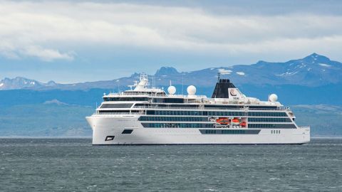 El crucero de bandera noruega Viking Polaris