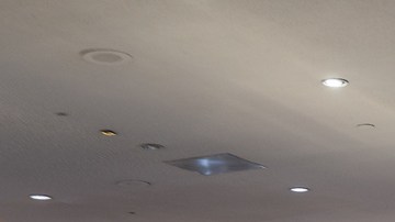 Esperan que ciclón bomba azote EE.UU. y aerolíneas emiten exenciones de viaje