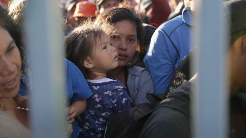 Inmigrantes en un albergue temporal el 18 de noviembre de 2018 en Tijuana, México.