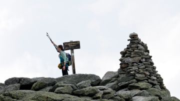 Excursionista muere tras caer de la montaña de New Hampshire mientras tomaba fotos con su esposa