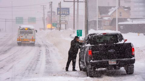 La tormenta invernal comenzará en el oeste y seguirá por todo el país.