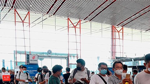 EE.UU. pedirá a viajeros de China un test negativo de COVID para entrar al país