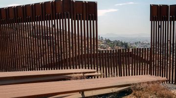 Vista del muro en la frontera en Otay Mesa, California.