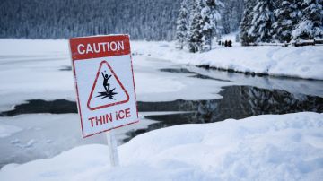 Tragedia en Arizona: Mueren 3 personas tras romperse en hielo mientras se tomaba foto en lago congelado