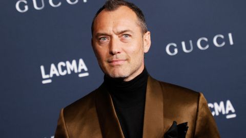 Jude Law comenzó trabajando como actor en su adolescencia, apareciendo en series de televisión inglesas