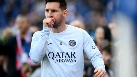 Lionel Messi con ropa de entrenamiento del PSG.