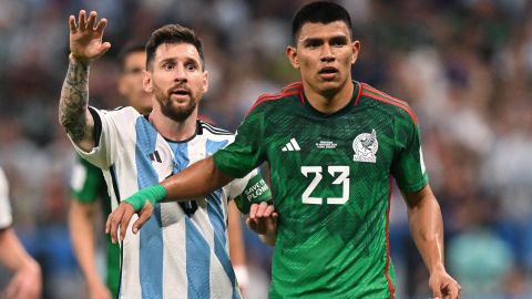 Jesús Gallardo en una cobertura a Lionel Messi.