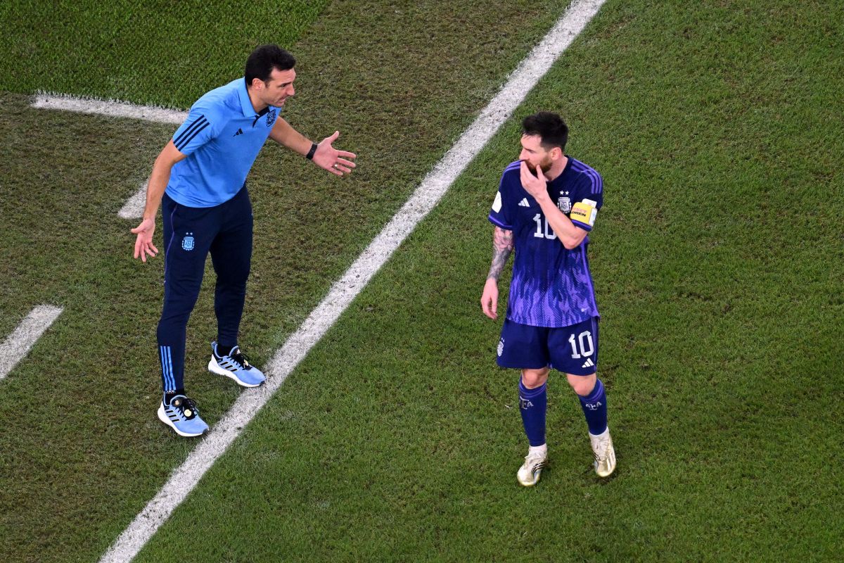 Video comes to light where the DT of Argentina warns Messi that another goal eliminated Poland