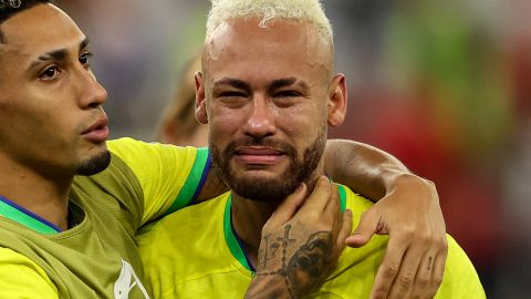 Neymar no contuvo las lágrimas tras la eliminación de Brasil.