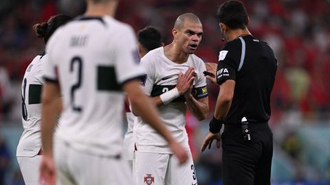 Pepe manifestó sus críticas con el arbitraje.