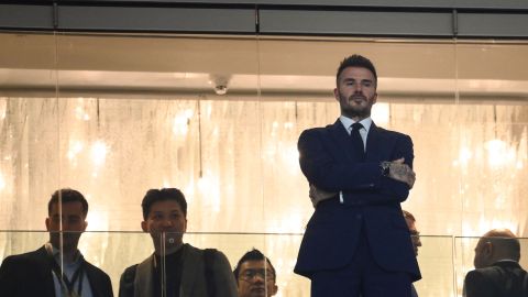 David Beckham, leyenda futbolística de Inglaterra.