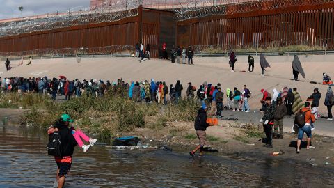 EE.UU. se prepara para un aumento de la migración con el fin del Título 42