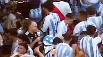 Hinchas celebran en Buenos Aires, Argentina.