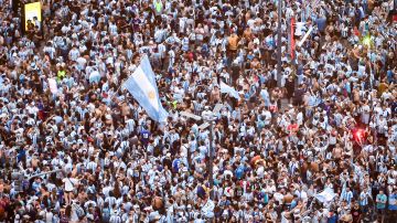 Hinchas celebran en Buenos Aires, Argentina.