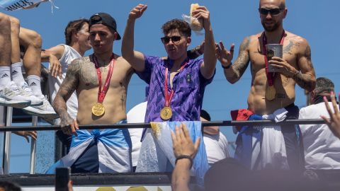 Alejandro 'Papu' Gómez junto a sus compañeros de la selección Argentina.