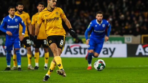 Raúl Jiménez, delantero de Wolves en Inglaterra.