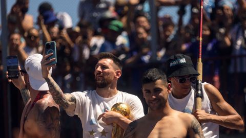 Lionel Messi durante la celebración por la Copa del Mundo en Buenos Aires.