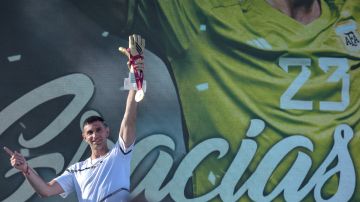 Emiliano 'Dibu' Martínez en una celebración en Argentina tras ganar la Copa del Mundo.