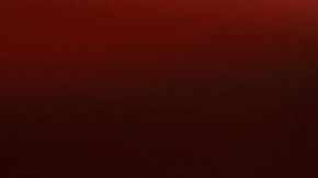 Dario Yazbek Bernal caminó por la alfombra roja antes de la ceremonia de clausura del 77º Festival de Cine de Venecia el 12 de septiembre de 2020 en Venecia, Italia.