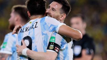 Messi y Julián Álvarez condujeron a Argentina a la victoria ante Croacia.