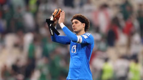 Guillermo Ochoa durante el Mundial de Qatar 2022 con México.