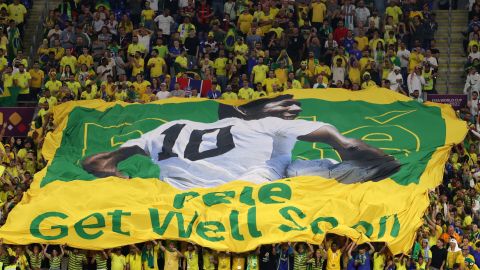 El estado de salud de Pelé sigue siendo delicado.