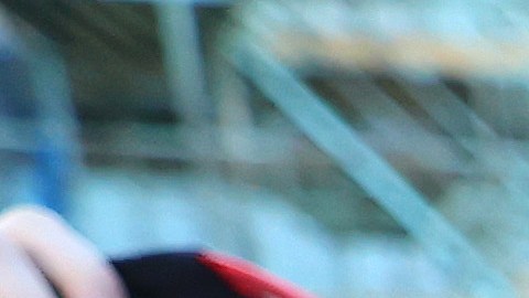 Sergio 'Checo' Pérez tomando una foto con aficionados.