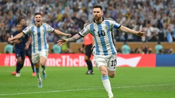 Lionel Messi celebra el primer gol de Argentina.