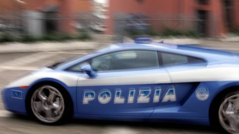 La empresa Lamborghini le regaló a la policia italiana dos Huracán equipados con un compartimento médico refrigerado para transportar órganos a una velocidad de 200 mph