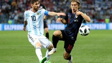 Lionel Messi enfrentando a Luka Modric en Rusia 2018.