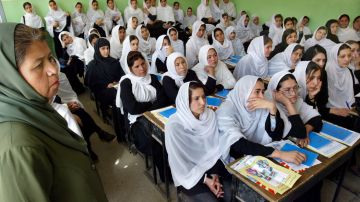 HRW y EEUU condenan suspensión de acceso a la universidad contra mujeres afganas