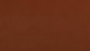 Teresa García con el retrato floral de su esposo José Ángel García. (Suministrada)