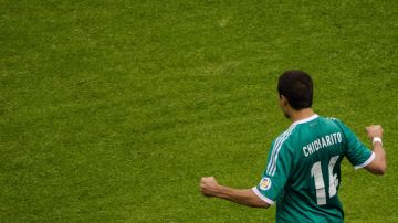Javier 'Chicharito' Hernández celebrando un gol con la selección mexicana.