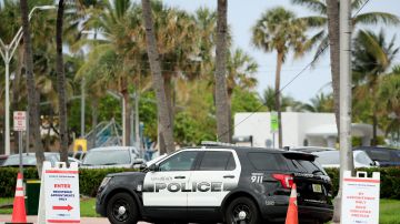 Latina hallada muerta en habitación de hotel de Miami Beach con la puerta bloqueada por colchón