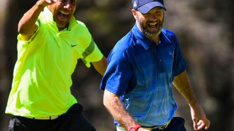 Luis García en un torneo de golf con Jorge Campos.