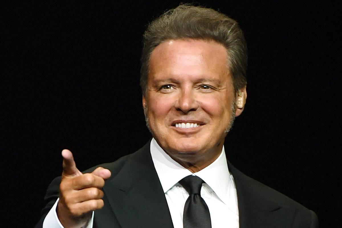 Luis Miguel celebrates the triumph of the Argentine National Team as