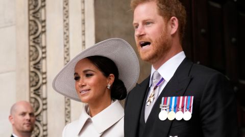 Meghan Markle y el príncipe Harry en el Jubileo de Platino de la reina Isabel II.