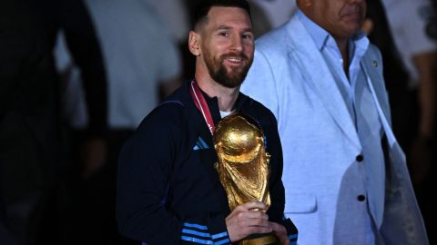 Messi con la Copa del Mundo.