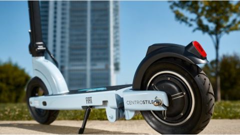 Scooter inspirado en el Fiat 500, marca y modelo propiedad del Grupo Stellantis
