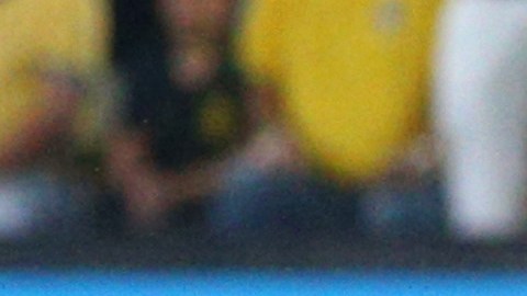 Neymar anotando de penal a Croacia en el Mundial 2014.