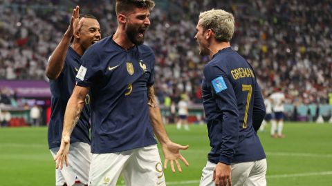 Olivier Giroud anotó el segundo gol de Francia ante Inglaterra.