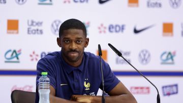 Ousmane Dembélé en conferencia de prensa para Francia.