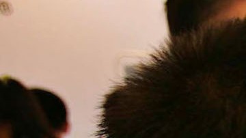 Padres contratan a experto jugador para vencer a sus hijos