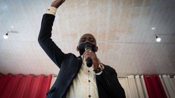 Pastor sudafricano cobra más de mil dólares por "ver a Dios en el cielo”