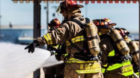 Los bomberos de San Antonio respondieron a la escena.