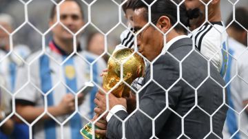 Salt Bae ingresó a la celebración de Argentina tras la obtención de la Copa del Mundo.