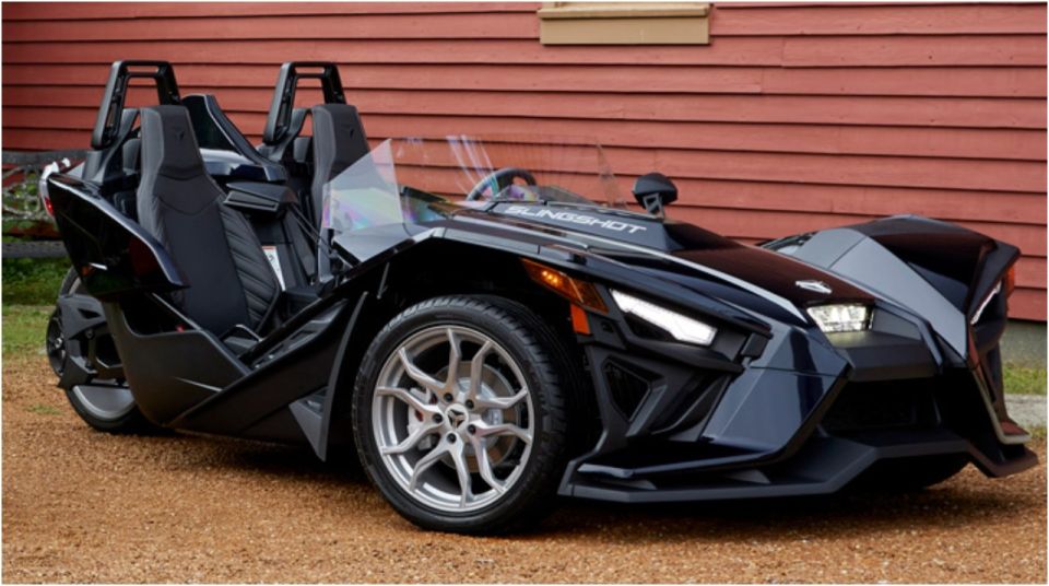 Slingshot 2023 vehículo bastante particular de 3 ruedas y más de 200