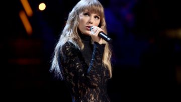 Taylor Swift en la Roll Hall Of Fame Induction Ceremony 2021 en el Rocket Mortgage Fieldhouse de Cleveland.